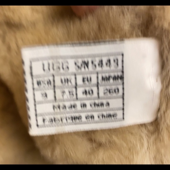 Ugg Sandra Boots. Size 9 - Picture 11 of 11